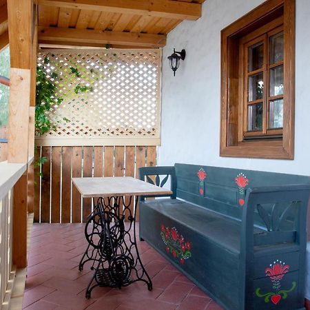 Pepi Vendeghaz - Casa De Oaspeti Pepi Joseni  Exteriör bild