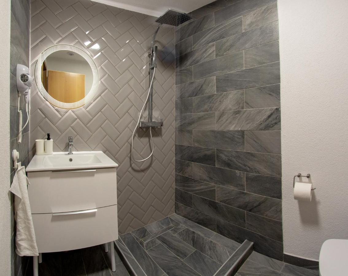 Pepi Vendeghaz - Casa De Oaspeti Pepi Joseni  Exteriör bild