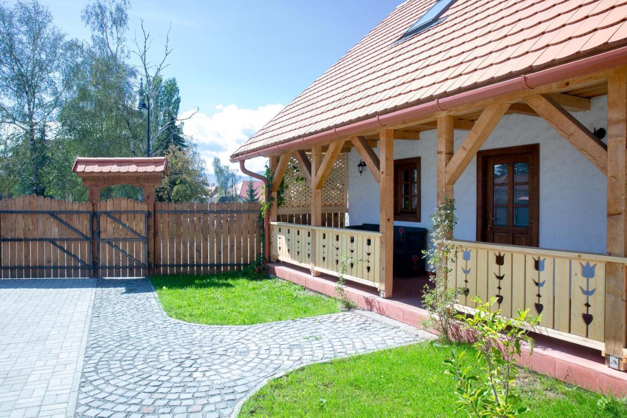 Pepi Vendeghaz - Casa De Oaspeti Pepi Joseni  Exteriör bild